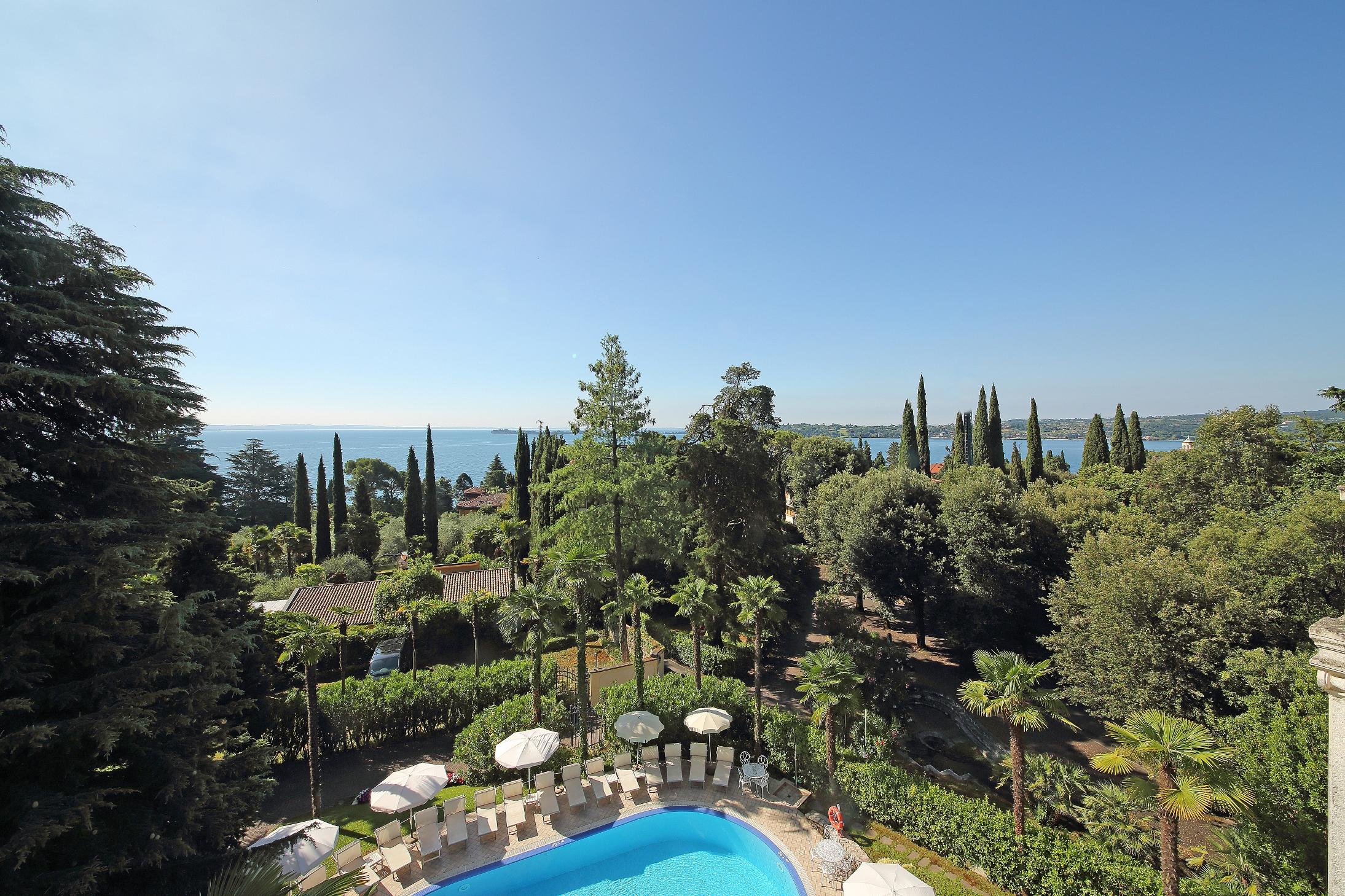 Villa Sofia Hotel Gardone Riviera Exterior photo