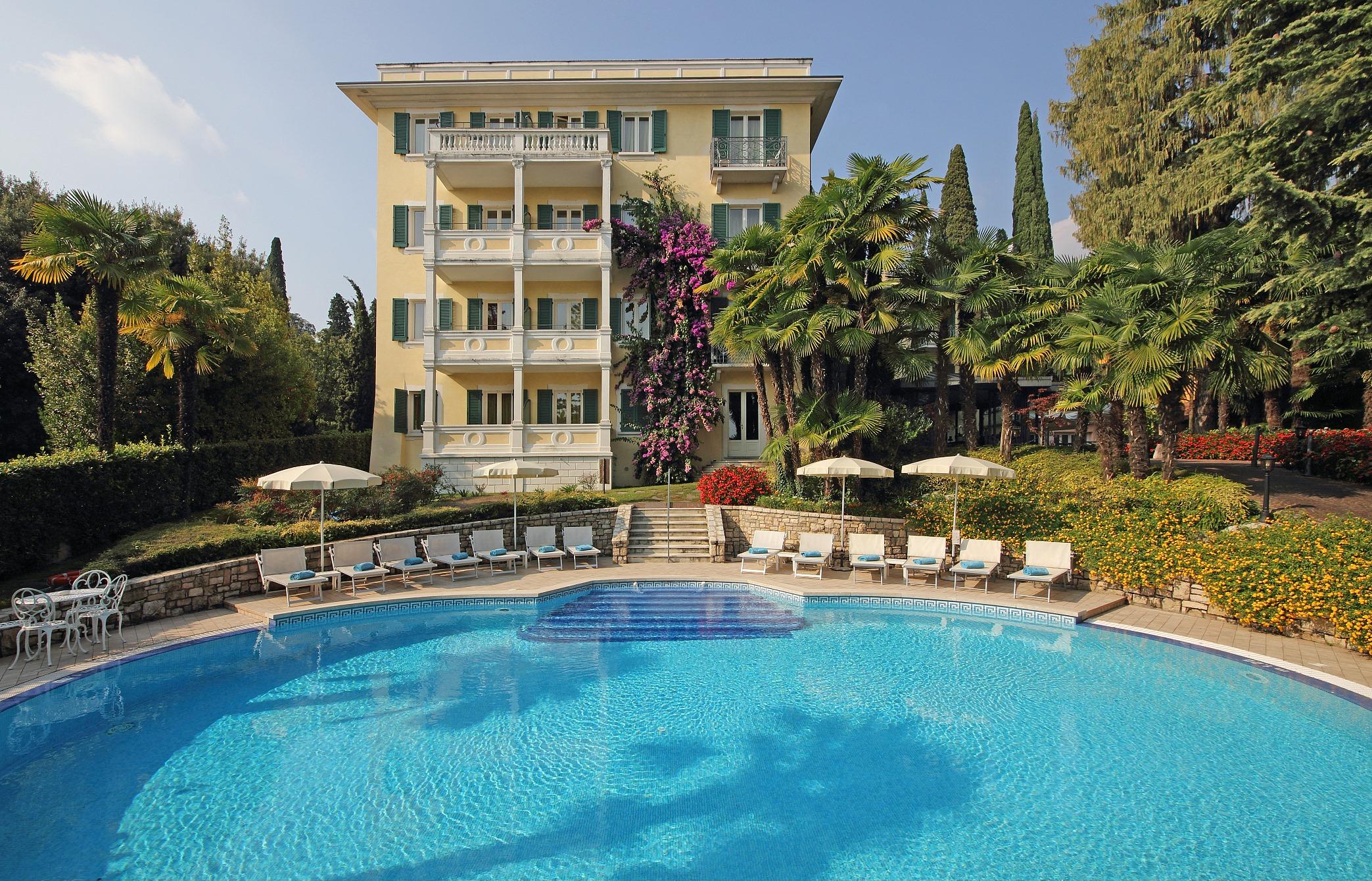 Villa Sofia Hotel Gardone Riviera Exterior photo