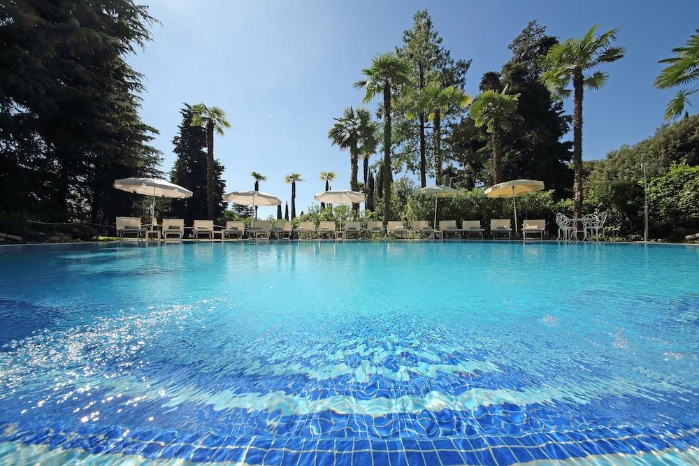 Villa Sofia Hotel Gardone Riviera Exterior photo